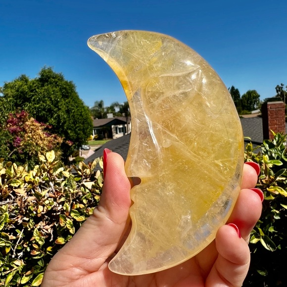 Golden Healer Crescent Moon Carving - Picture 7 of 7